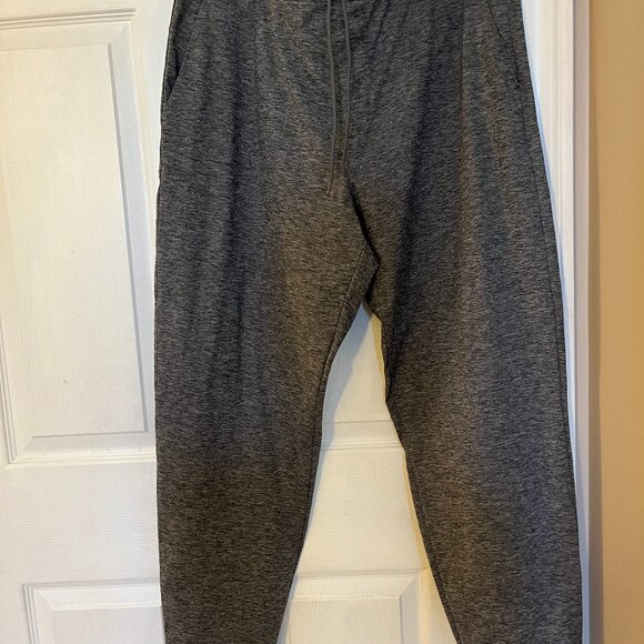 UNI QLO jogger pants - Picture 2 of 4